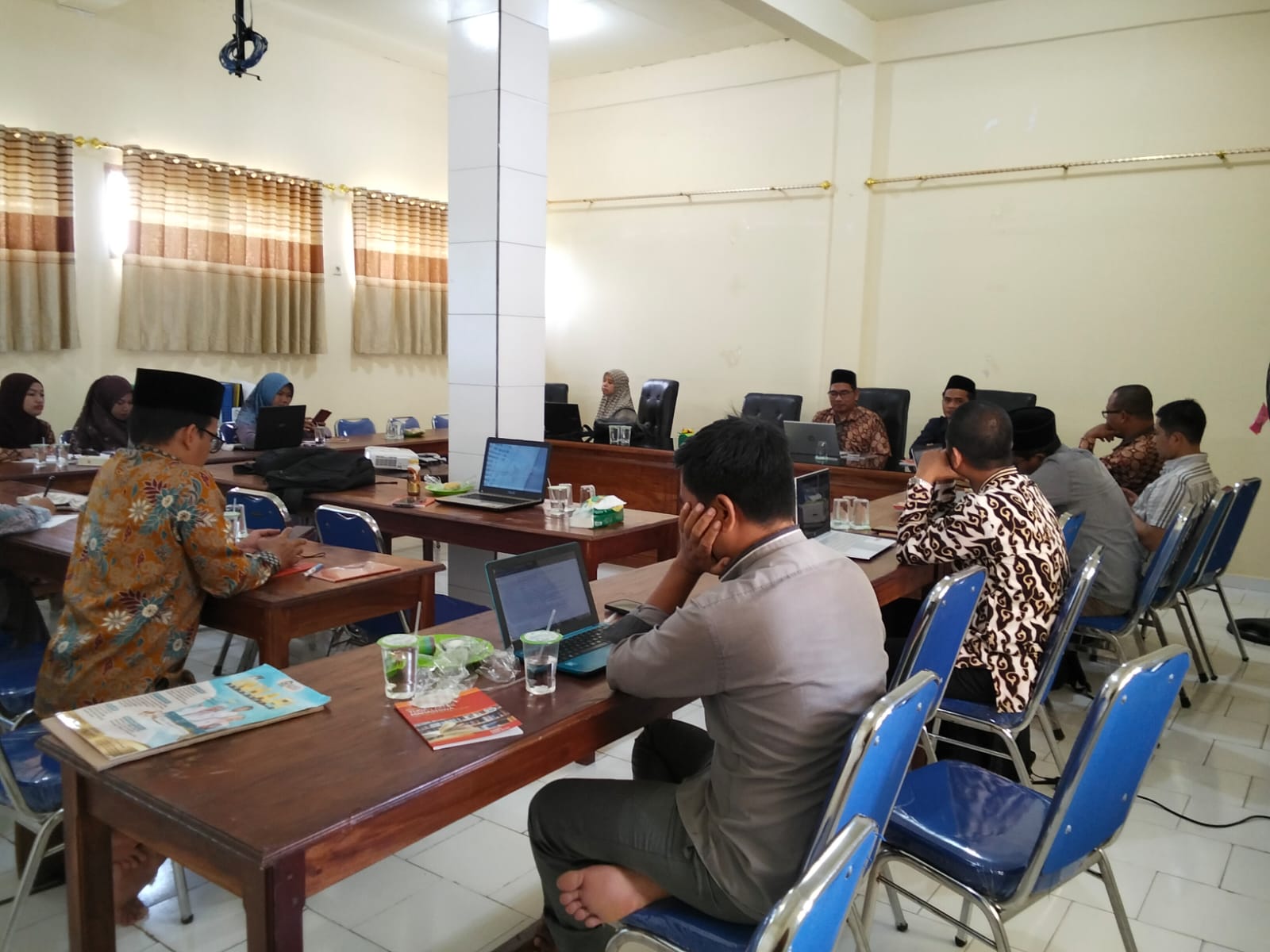 Rapat Penyusunan Pedoman Tugas Akhir Mahasiswa: Wujud Komitmen Kampus terhadap Mutu Akademik