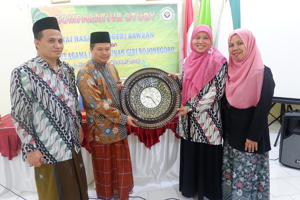 Jalin Silaturrahmi, Dosen IAI Sunan Giri Bojonegoro berkunjung ke STAI Hasan Jufri Bawean