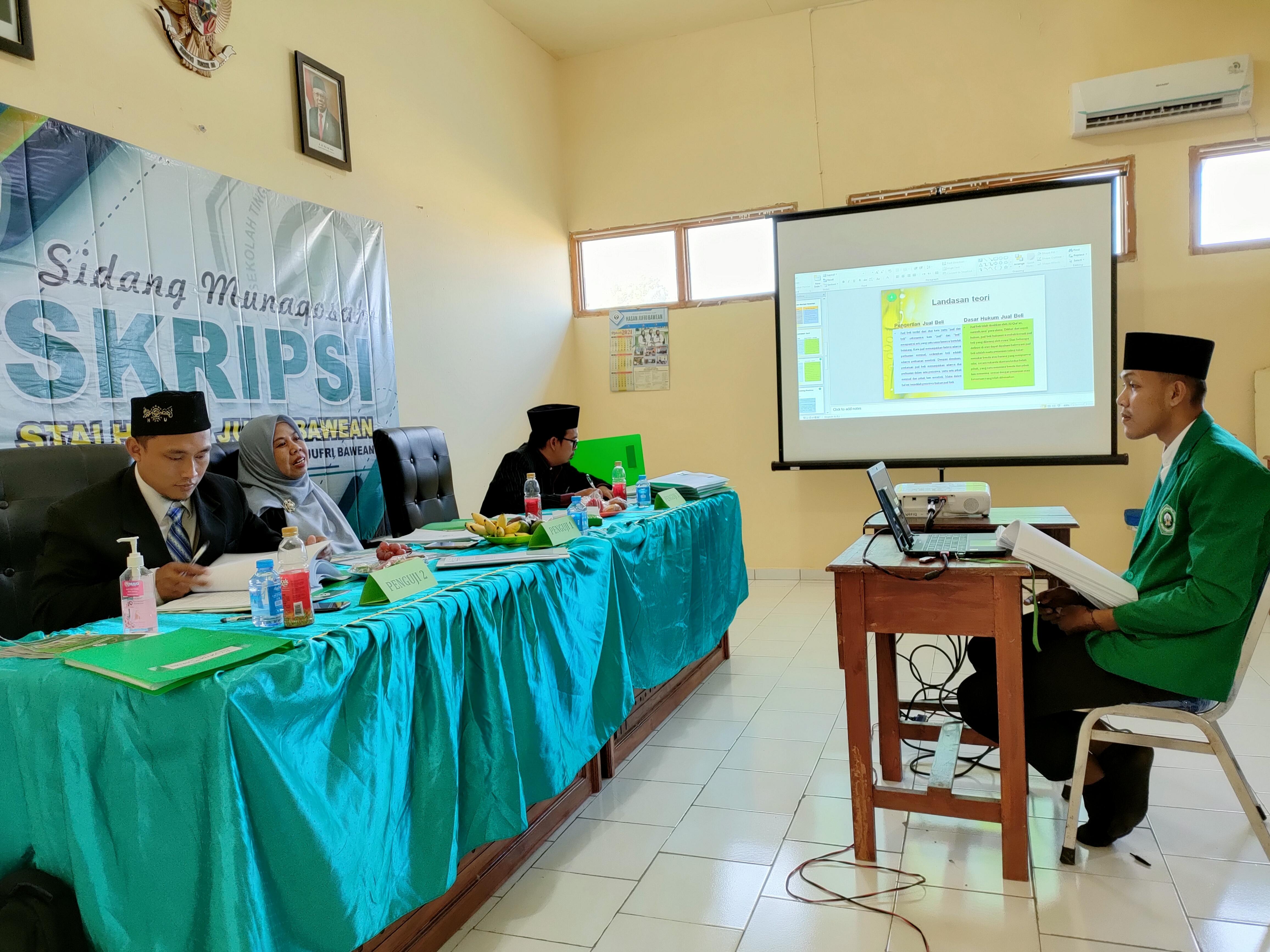 Mahasiswa Tingkat Akhir Jalani Ujian Munaqhasah Skripsi